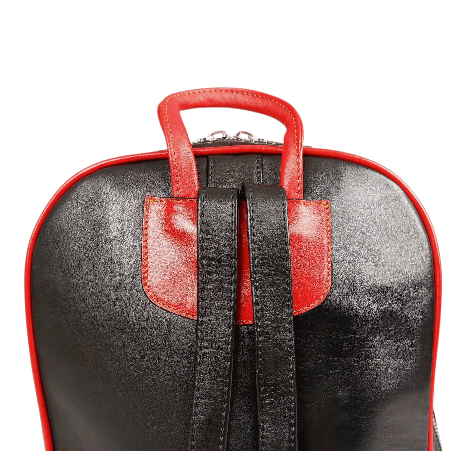 کولهپشتی چرم طبیعی آرباس کد AR1002 نمای پشت کوله